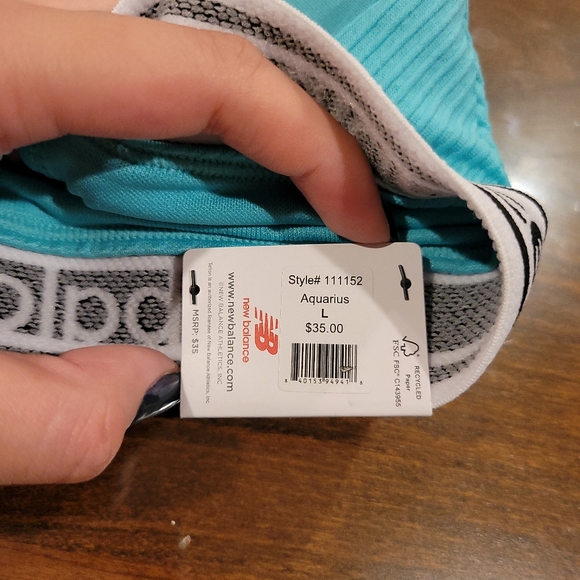 BNWT New Balance Medium Impact Sports Bra in Large - Picture 2 of 4